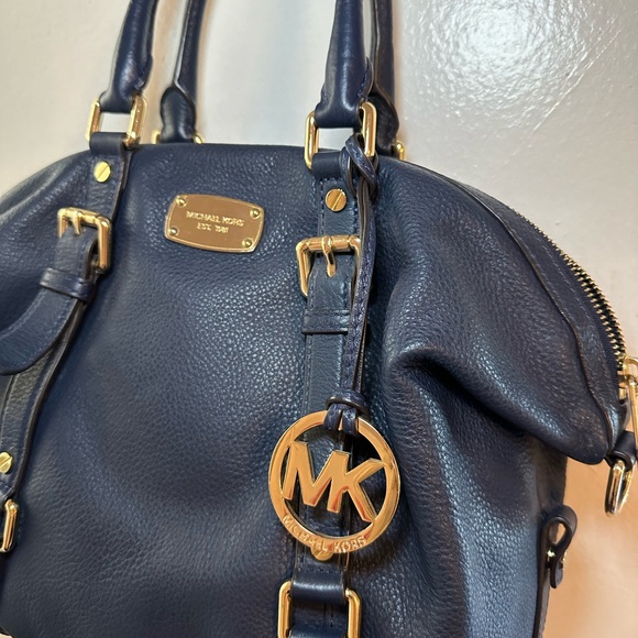 Michael Kors purse - Picture 3 of 8